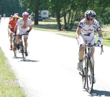 Jo dishing the pain on the finishing climb